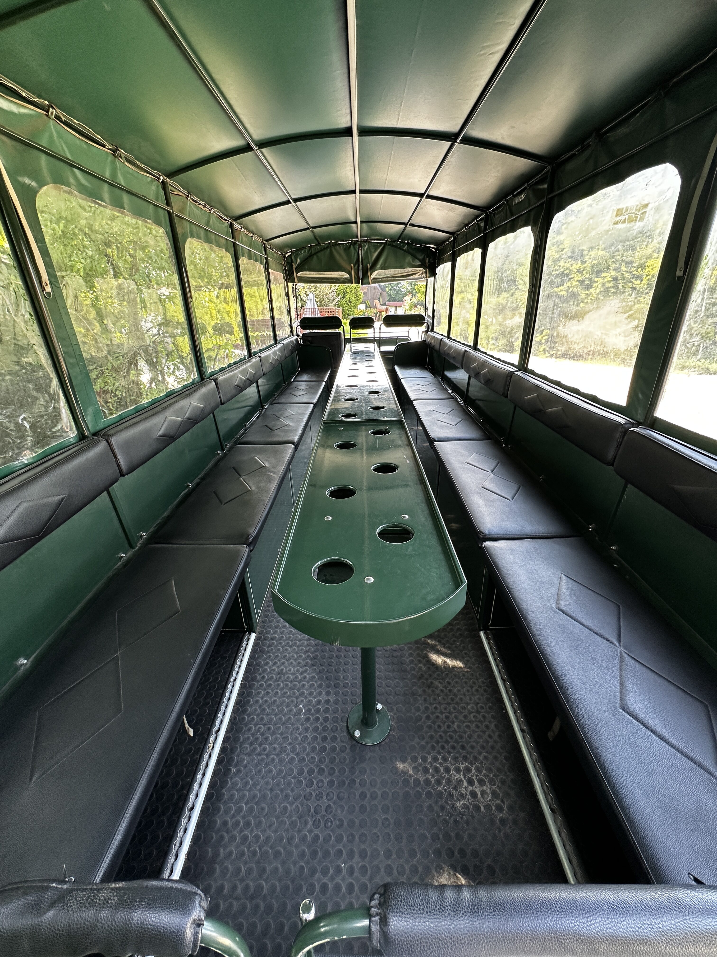 Wnętrze tramwaju konnego Rancho pod Olszyną