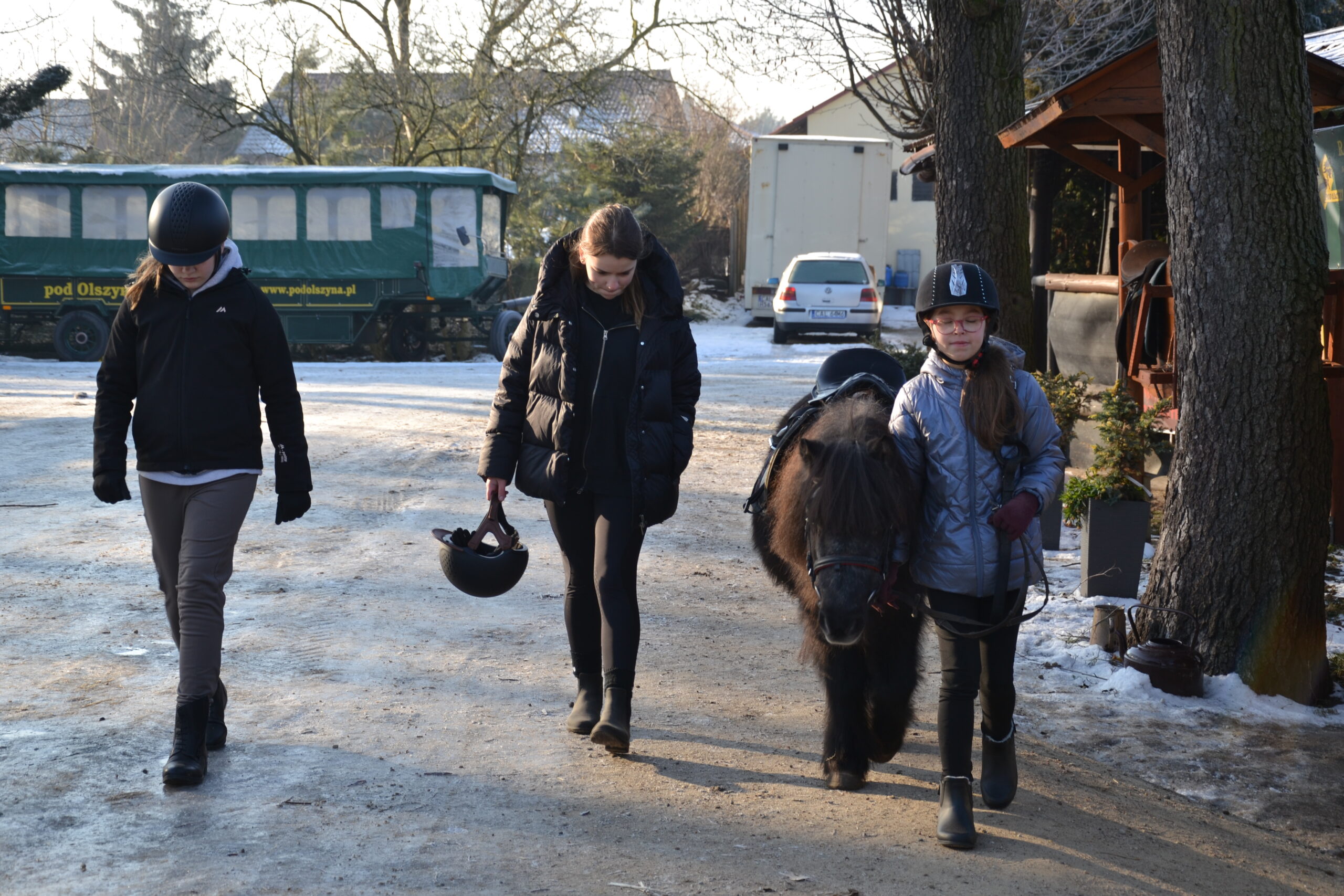Trening w krytej ujeżdżalni Rancho pod Olszyną – obóz jeździecki ferie zimowe